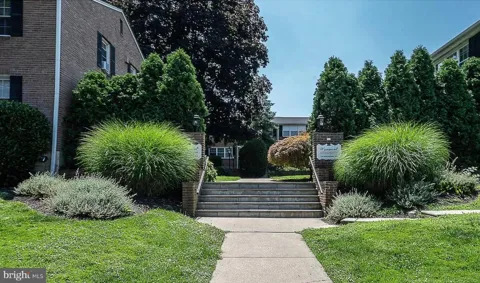 1334 MONTGOMERY AVENUE #B1