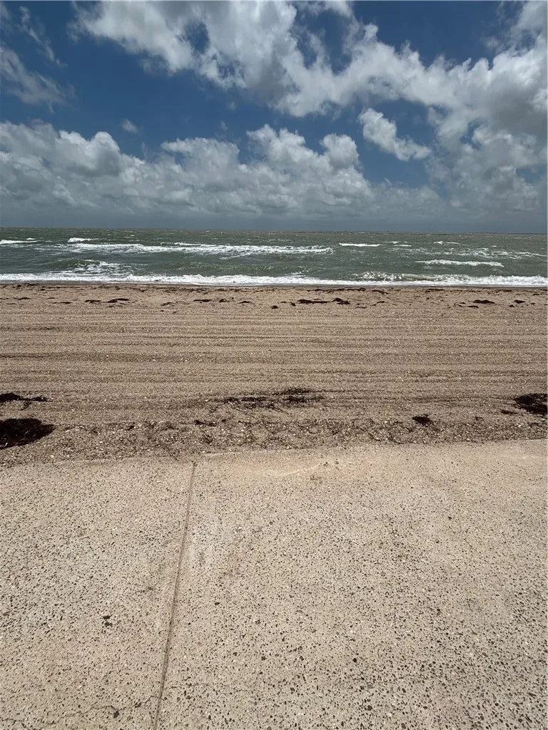 4000 Surfside Boulevard #206 Corpus Christi, TX 78402