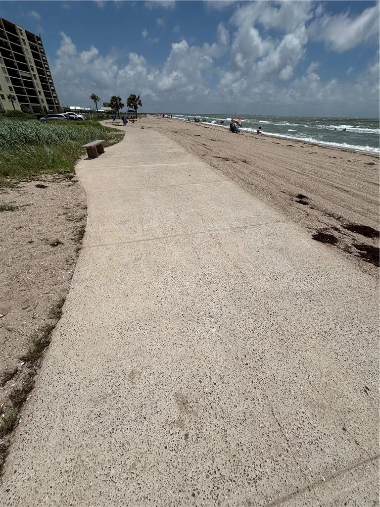 4000 Surfside Boulevard #206 Corpus Christi, TX 78402
