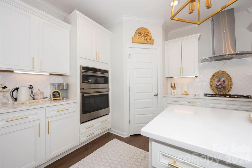 6249 Finch Meadow Court Clemmons, NC 27012