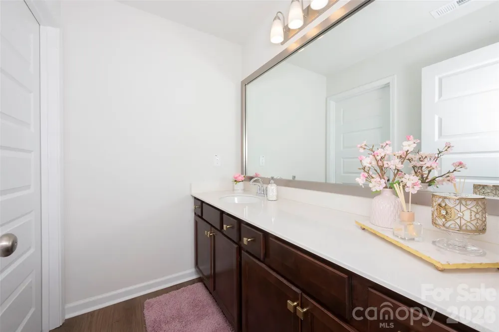 6249 Finch Meadow Court Clemmons, NC 27012