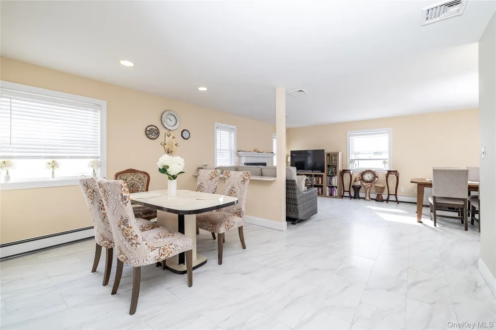 458 E Pine Street Long Beach, NY 11561