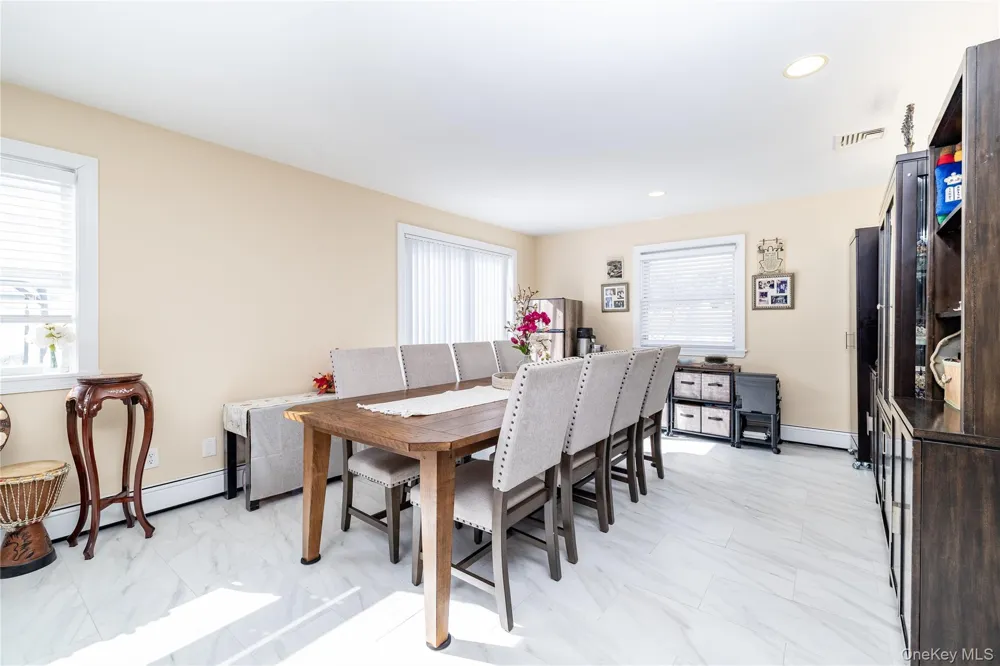 458 E Pine Street Long Beach, NY 11561
