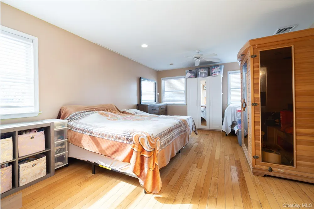 458 E Pine Street Long Beach, NY 11561