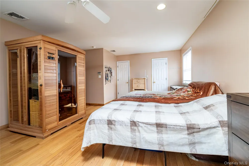 458 E Pine Street Long Beach, NY 11561