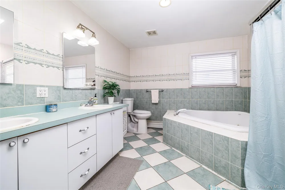 458 E Pine Street Long Beach, NY 11561