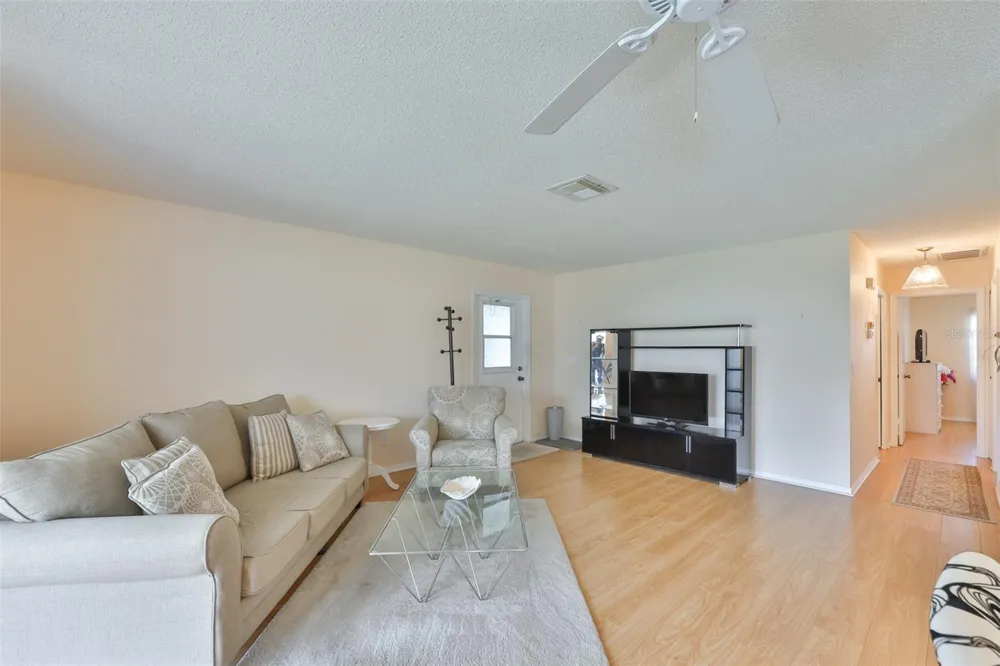 109 GLENDOWER CIRCLE Sun City Center, FL 33573
