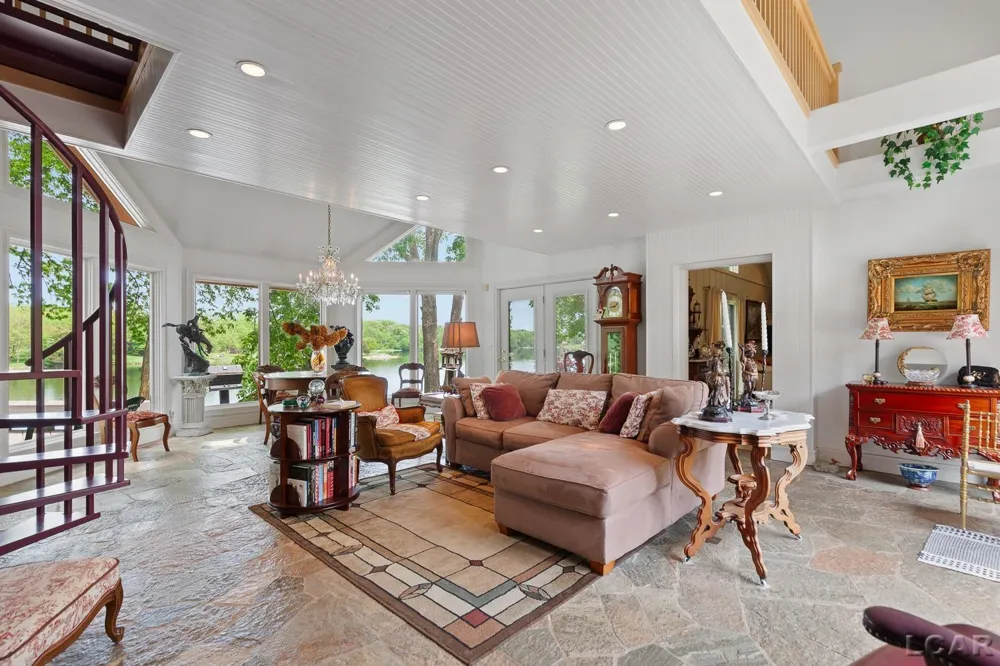 25 S Shore Drive Woodstock Township, MI 49220