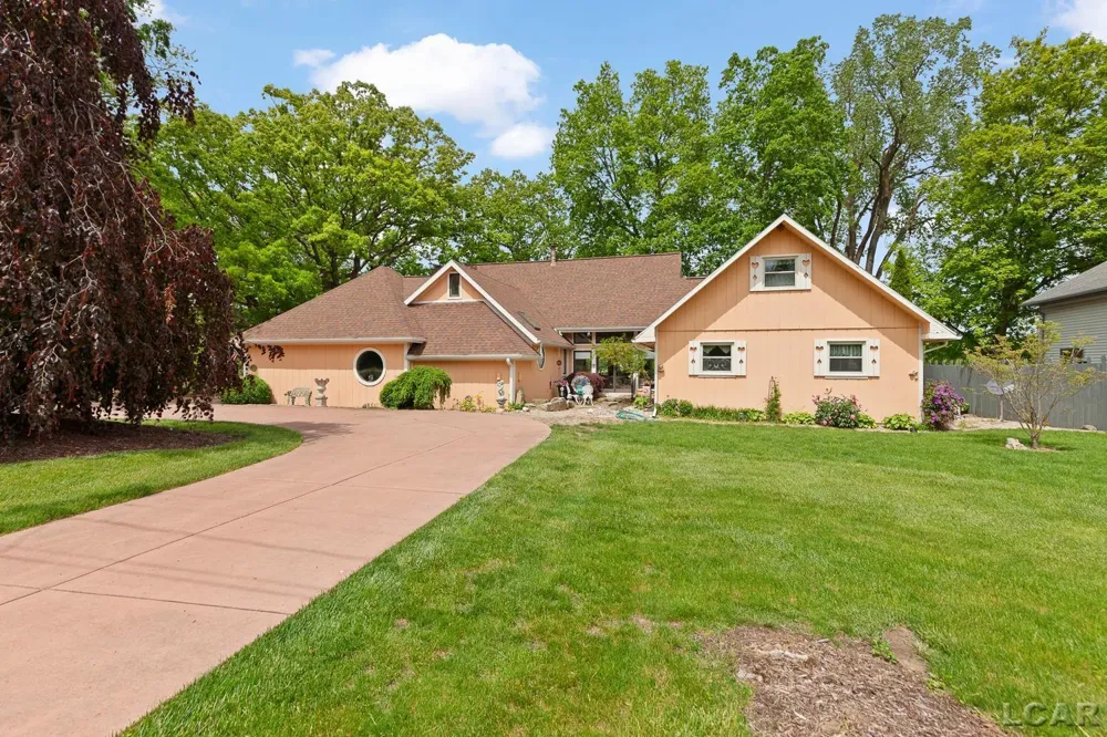 25 S Shore Drive Woodstock Township, MI 49220