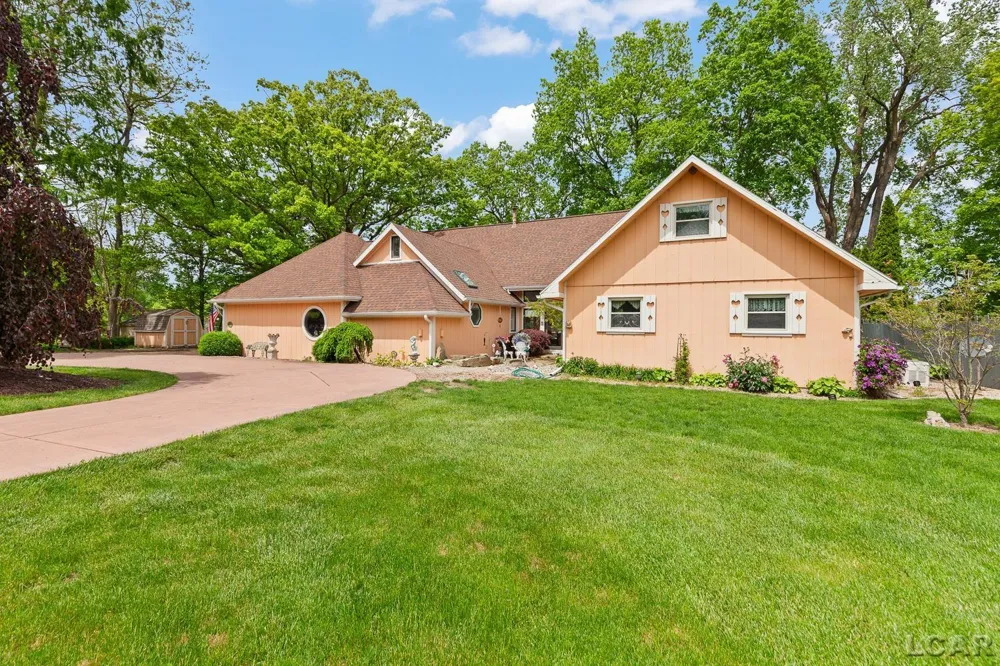 25 S Shore Drive Woodstock Township, MI 49220