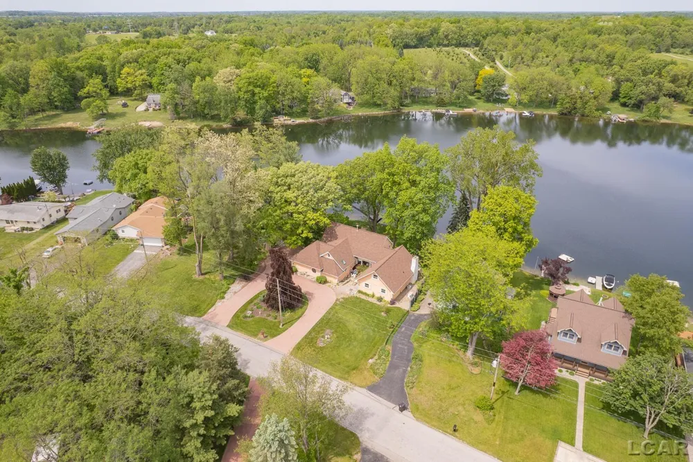 25 S Shore Drive Woodstock Township, MI 49220