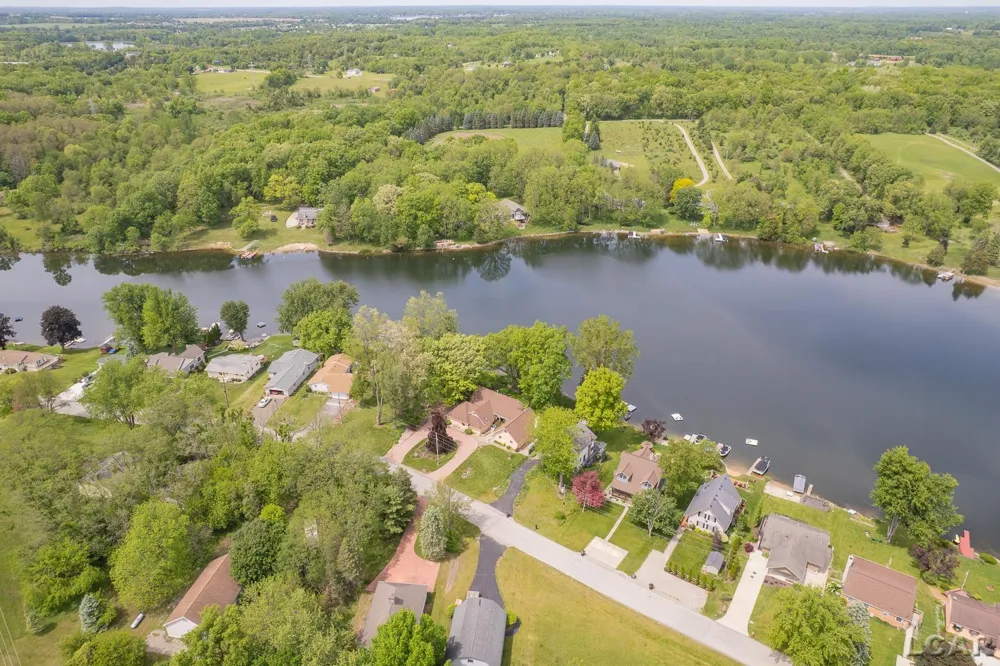 25 S Shore Drive Woodstock Township, MI 49220