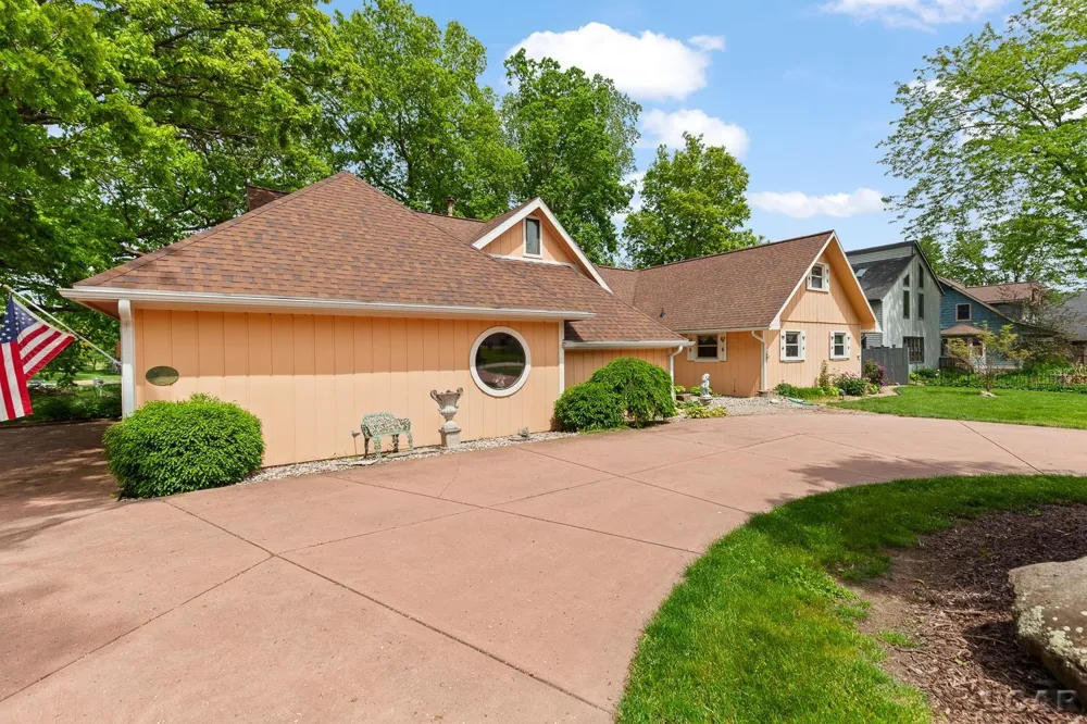 25 S Shore Drive Woodstock Township, MI 49220