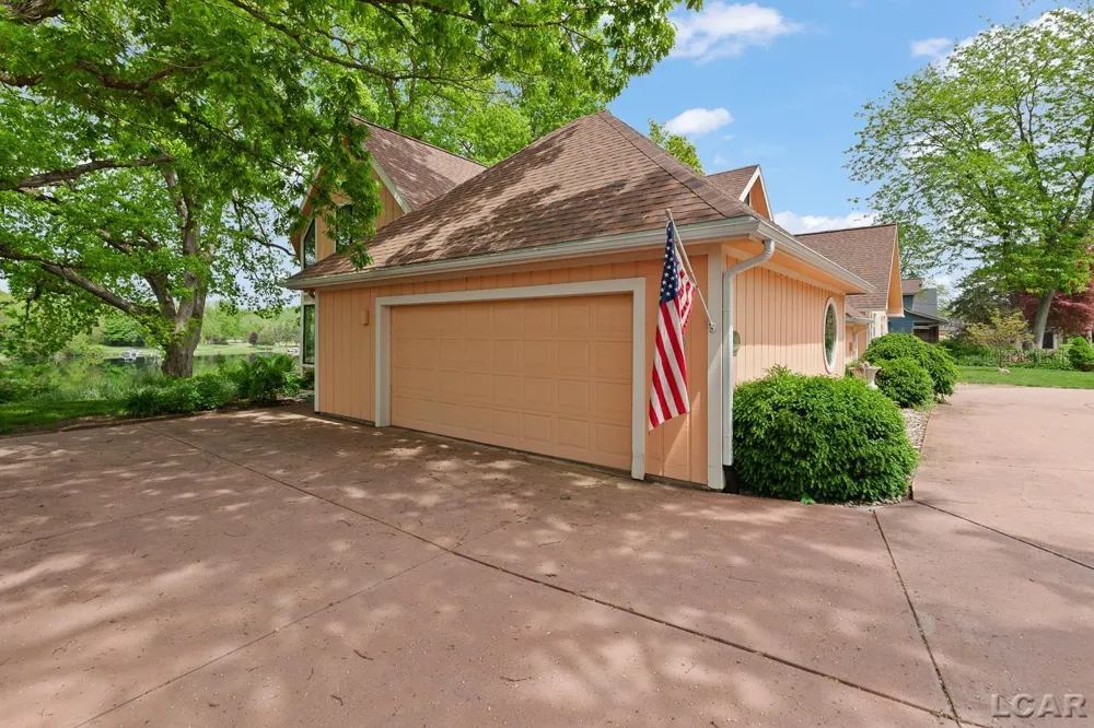 25 S Shore Drive Woodstock Township, MI 49220