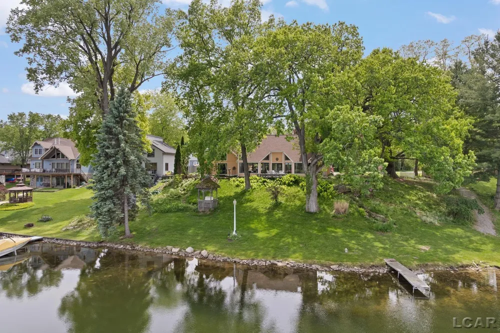 25 S Shore Drive Woodstock Township, MI 49220
