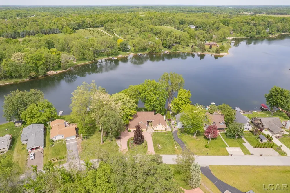 25 S Shore Drive Woodstock Township, MI 49220