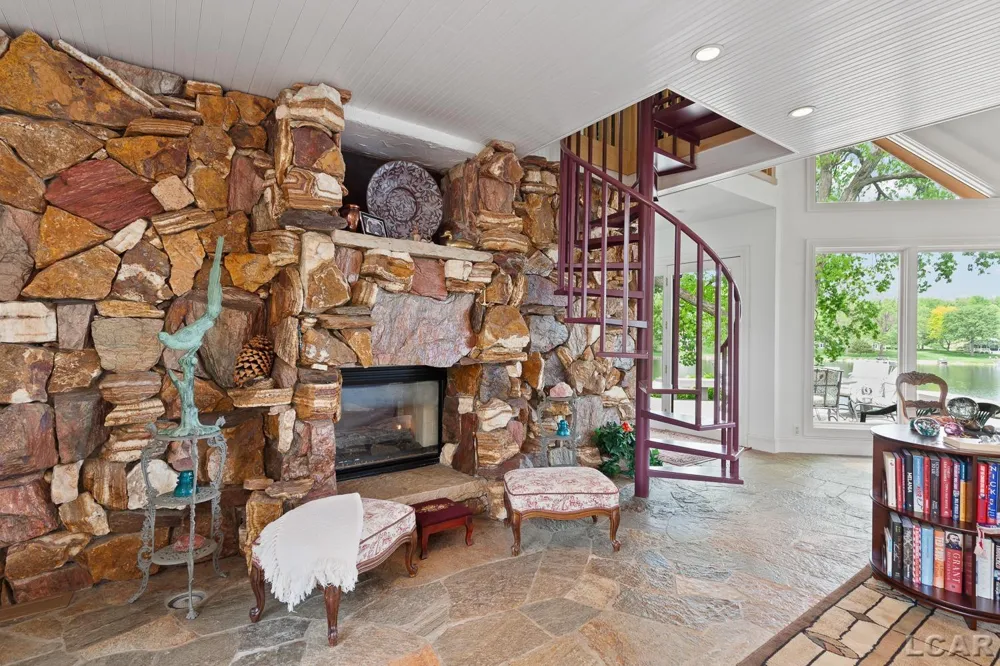 25 S Shore Drive Woodstock Township, MI 49220