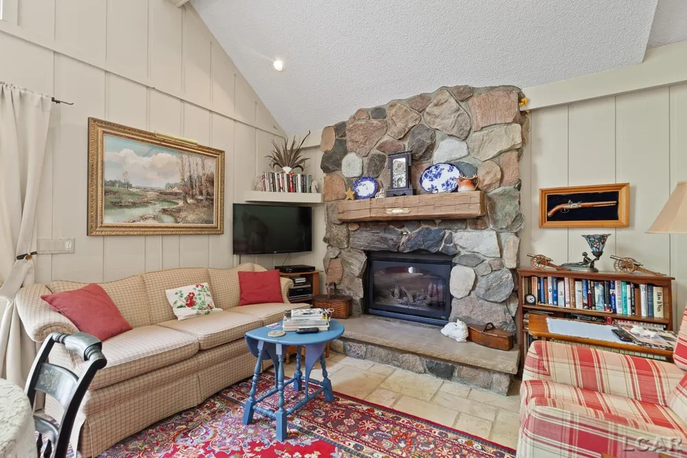 25 S Shore Drive Woodstock Township, MI 49220