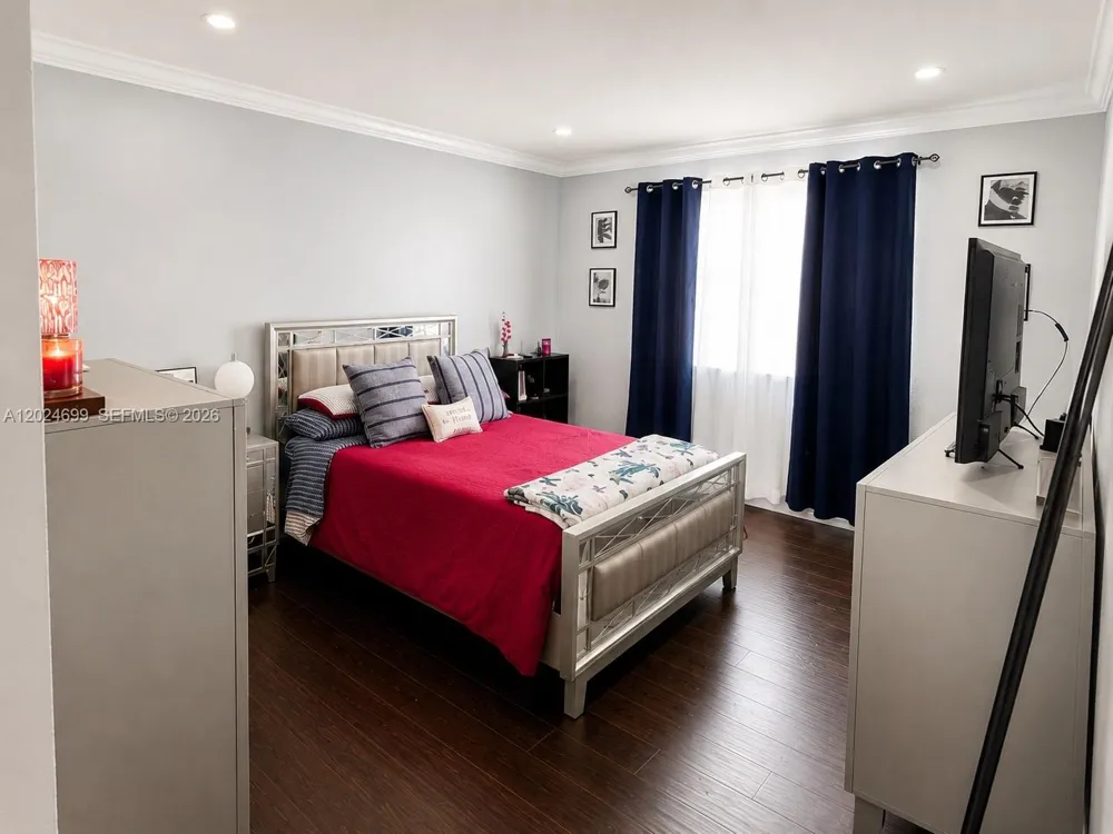 7305 NW 173rd Dr #102 Hialeah, FL 33015