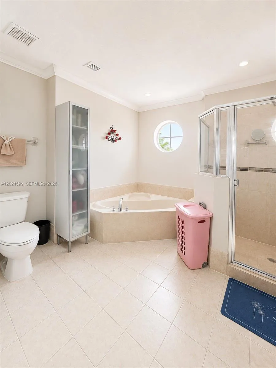 7305 NW 173rd Dr #102 Hialeah, FL 33015