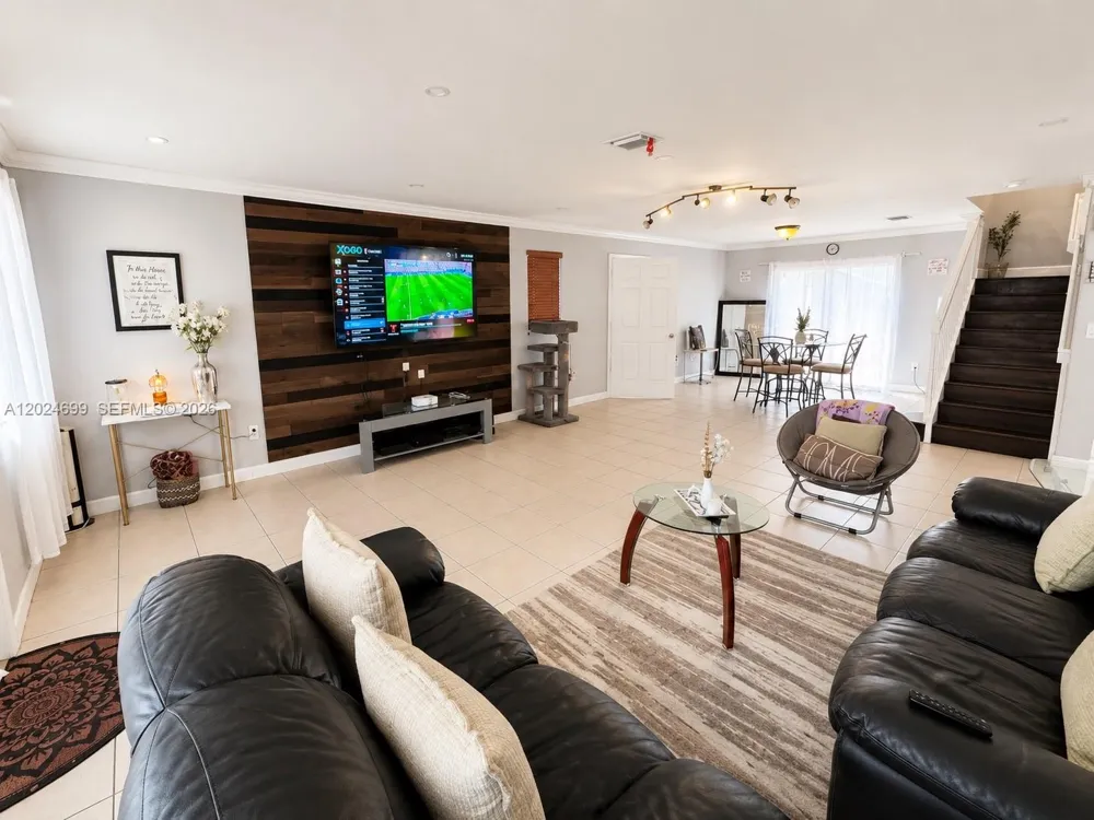 7305 NW 173rd Dr #102 Hialeah, FL 33015