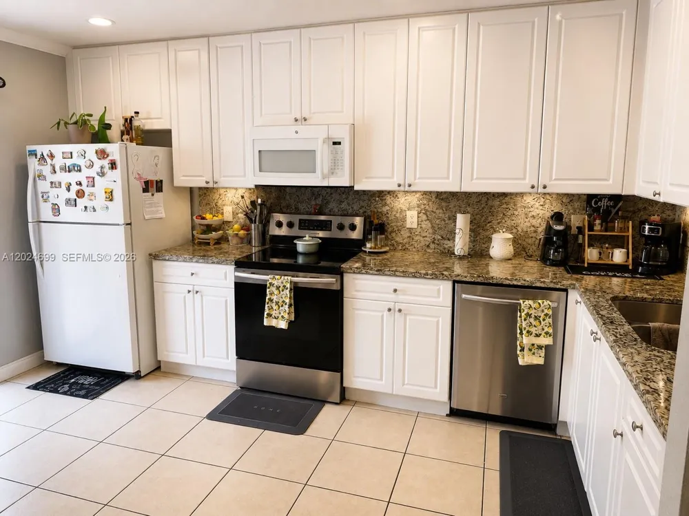 7305 NW 173rd Dr #102 Hialeah, FL 33015