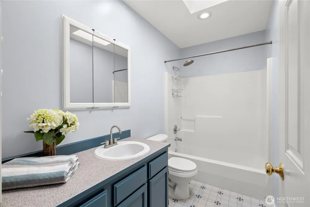 37708 Vista Key Drive NE Hansville, WA 98340