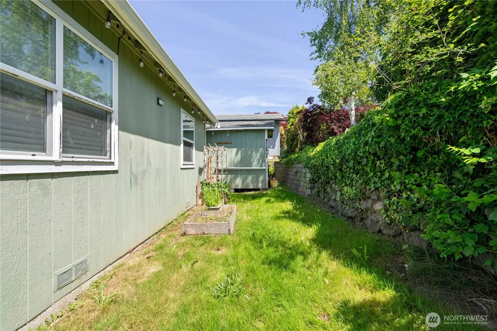 37708 Vista Key Drive NE Hansville, WA 98340