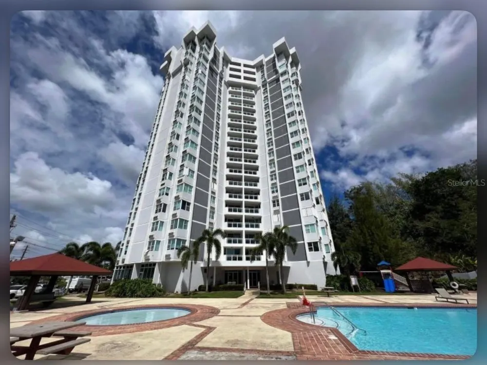 155 CARAZO ST. CONDO. REGENCY PARK #17-C Guaynabo, PR 00971
