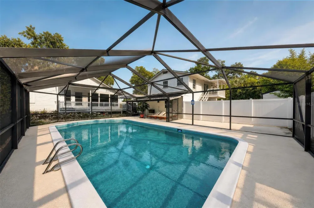 1099 GROVE AVENUE Mount Dora, FL 32757