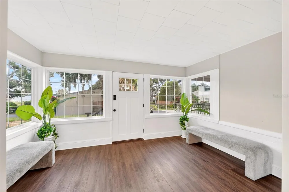 1099 GROVE AVENUE Mount Dora, FL 32757