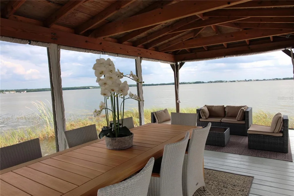 1099 GROVE AVENUE Mount Dora, FL 32757