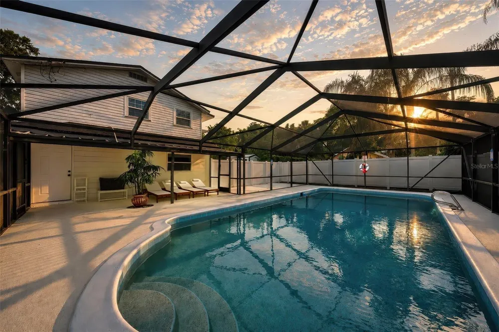 1099 GROVE AVENUE Mount Dora, FL 32757