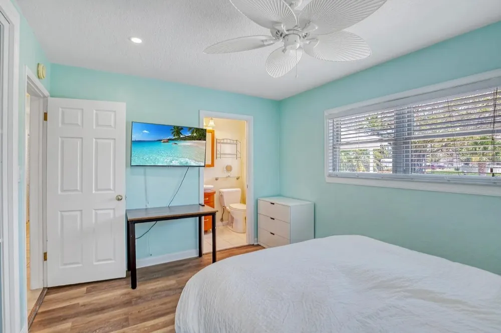 301 41ST AVENUE St Pete Beach, FL 33706