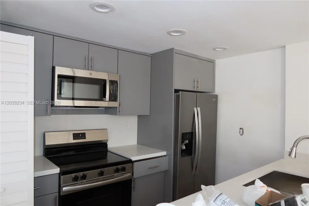 3190 Bird Ave #15 Coconut Grove, FL 33133