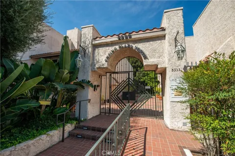 5333 Zelzah Avenue #102