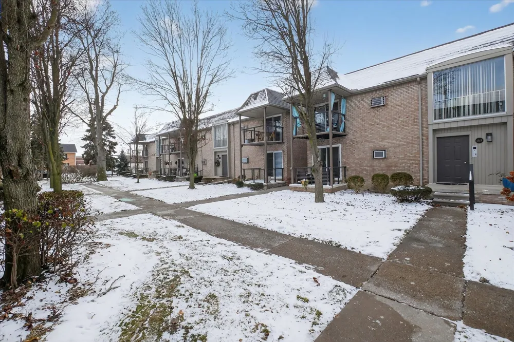 1723 E 14 Mile Road Birmingham City, MI 48009