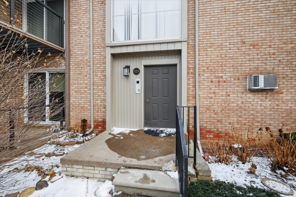 1723 E 14 Mile Road Birmingham City, MI 48009