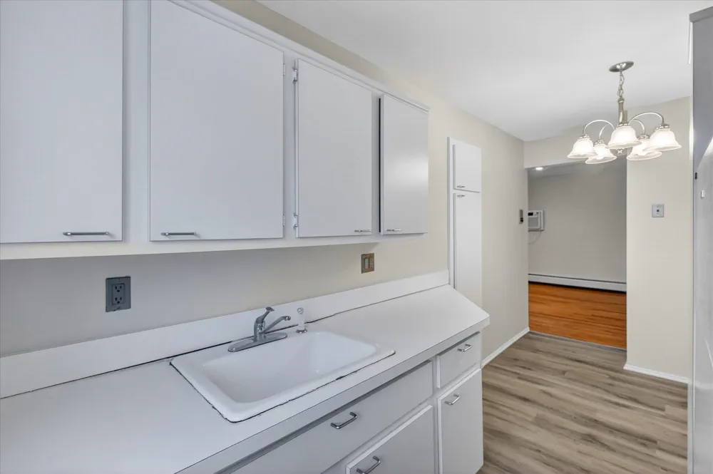 1723 E 14 Mile Road Birmingham City, MI 48009