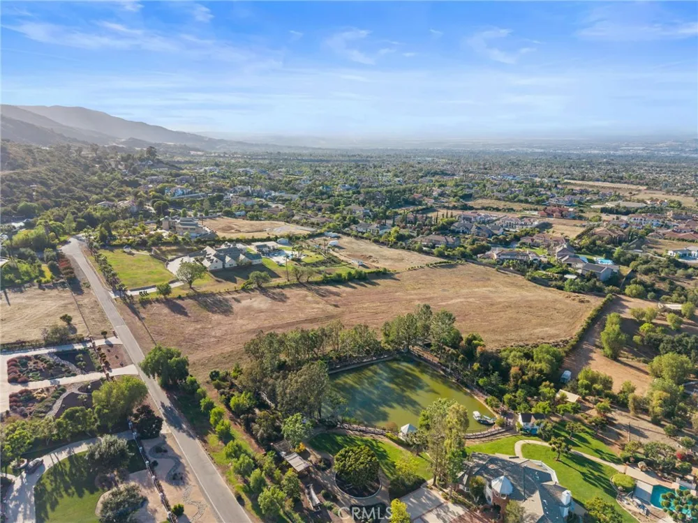 Hidden Springs Drive Corona, CA 92881