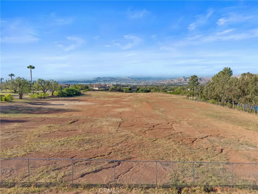 Hidden Springs Drive Corona, CA 92881
