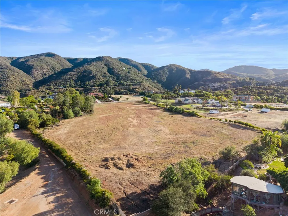 Hidden Springs Drive Corona, CA 92881