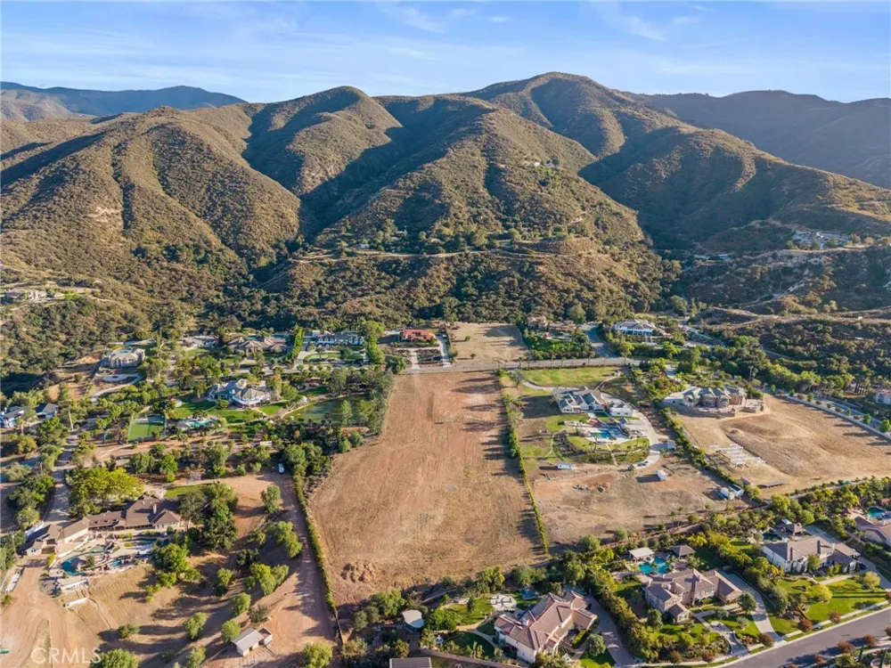 Hidden Springs Drive Corona, CA 92881