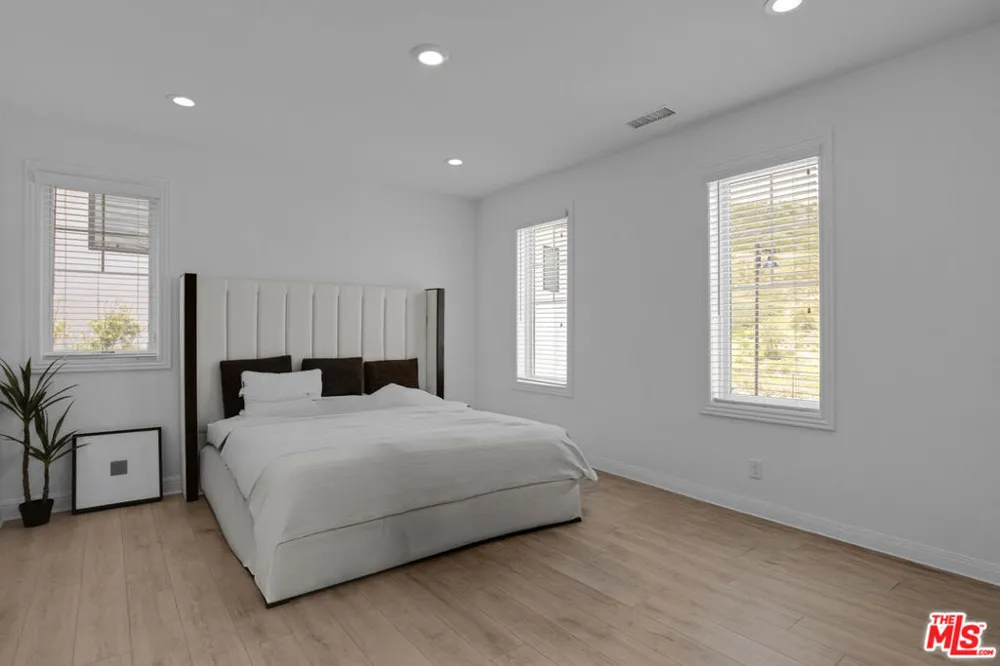 20204 W Albion Way Porter Ranch, CA 91326