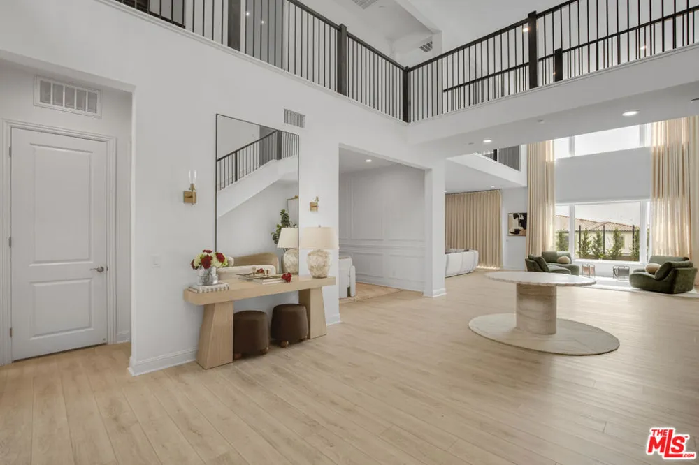 20204 W Albion Way Porter Ranch, CA 91326
