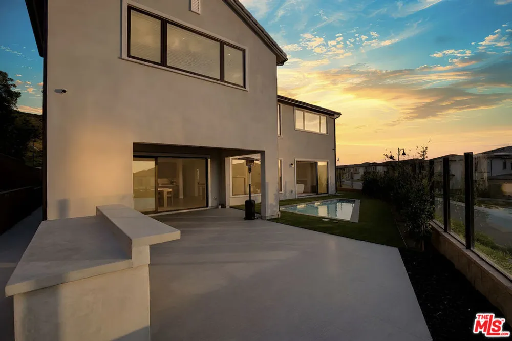 20204 W Albion Way Porter Ranch, CA 91326