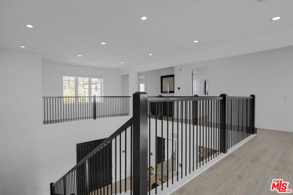 20204 W Albion Way Porter Ranch, CA 91326