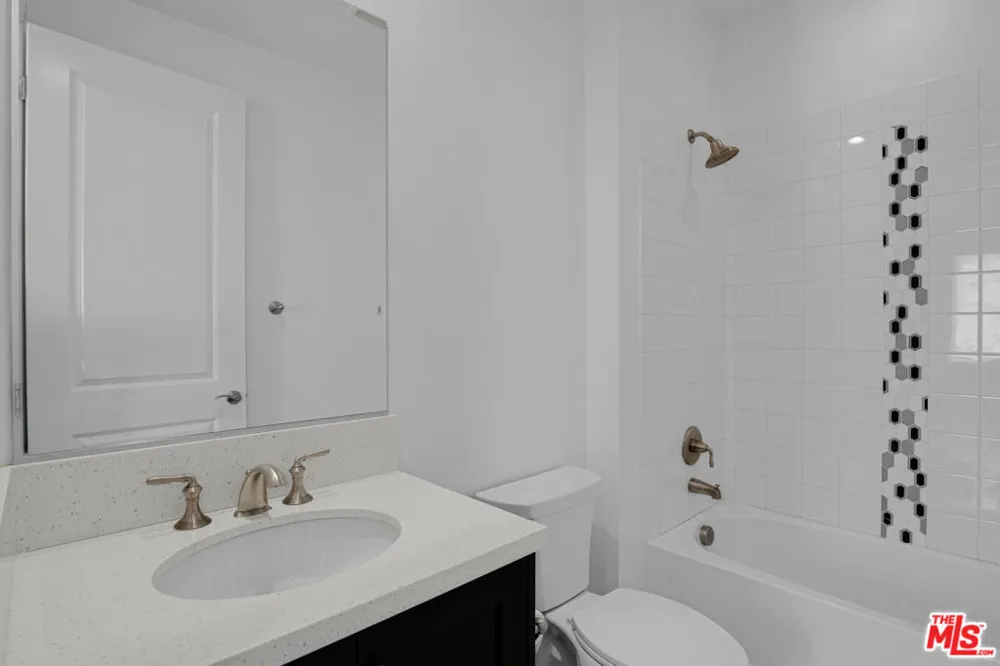 20204 W Albion Way Porter Ranch, CA 91326