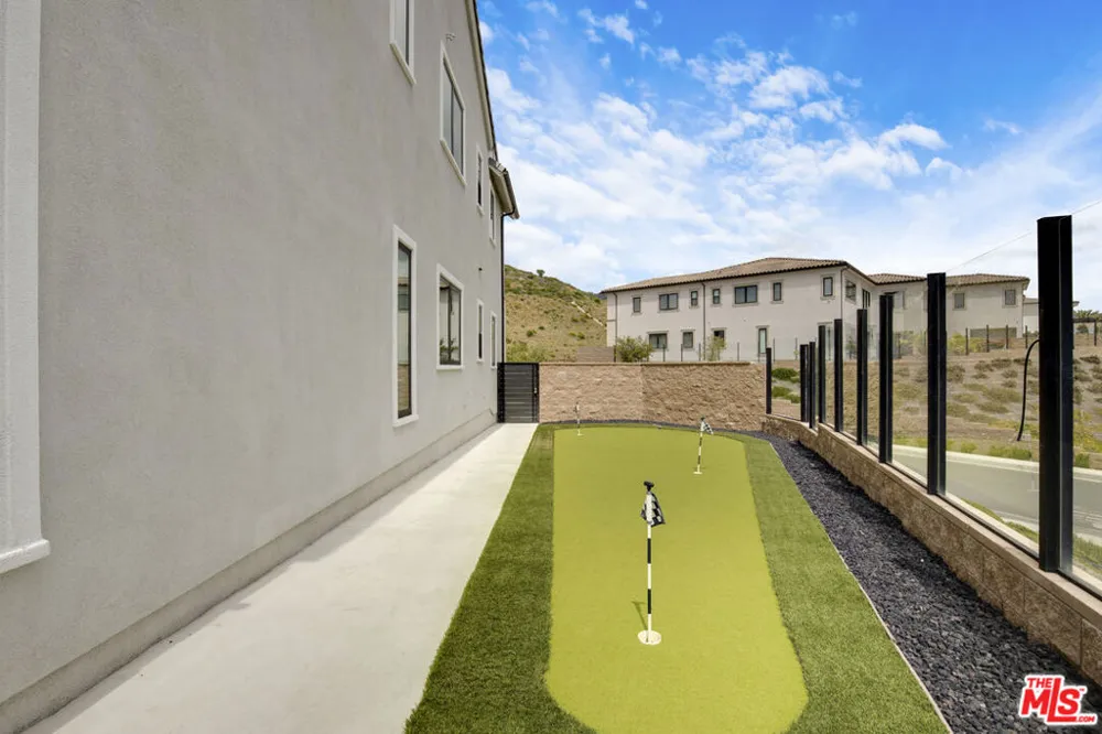 20204 W Albion Way Porter Ranch, CA 91326