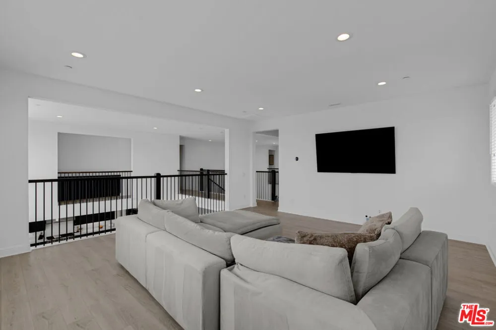 20204 W Albion Way Porter Ranch, CA 91326